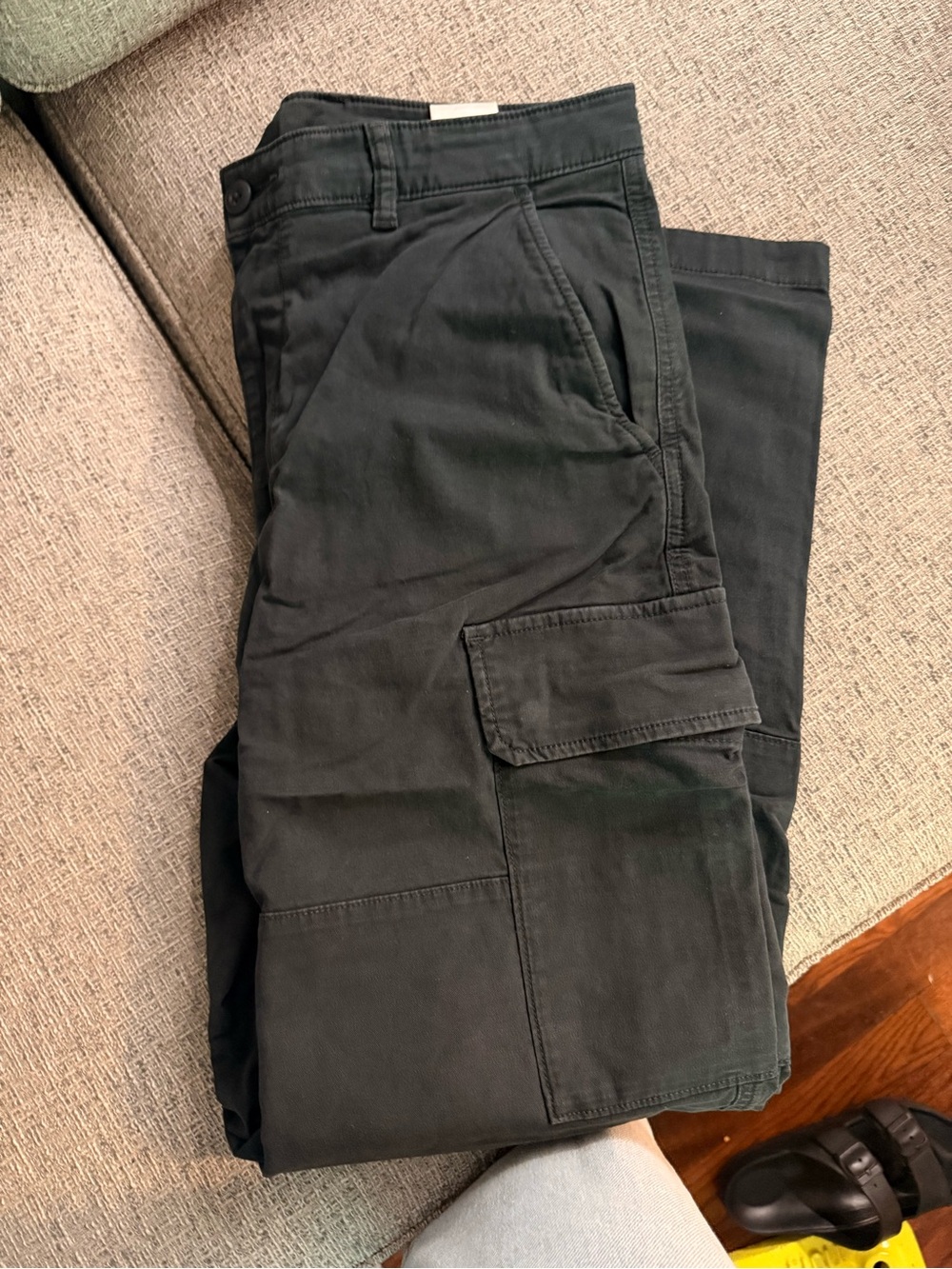 Uniqlo Black Men's Cargo Pants - Slim Utility Design